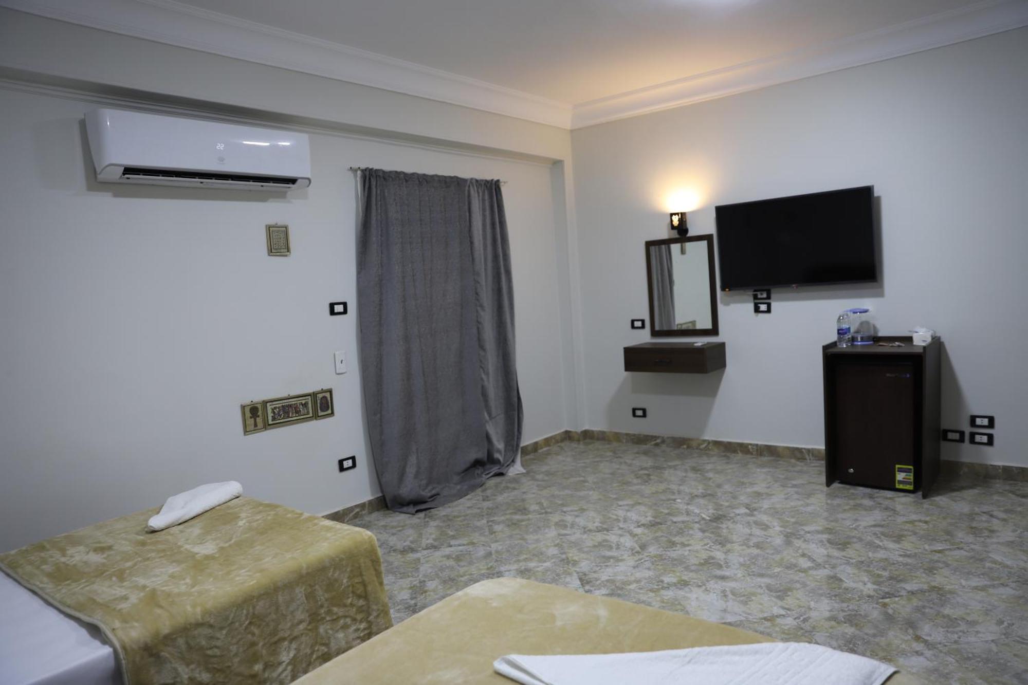 King Khufu Pyramids View Hotel Kafret el-Gabal 객실 사진
